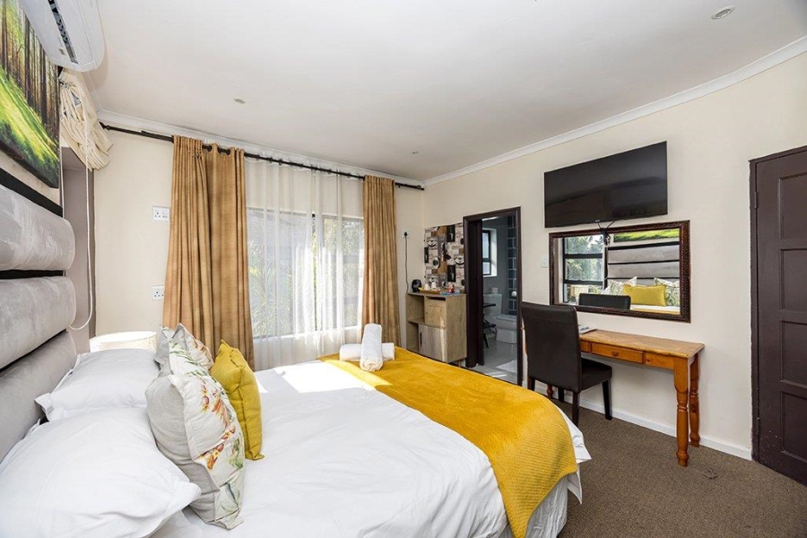 10 Bedroom Property for Sale in Milnerton Western Cape